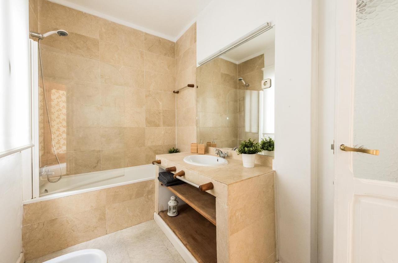 Plaza Paja Arrendamiento De Temporada Apartment Мадрид Екстериор снимка